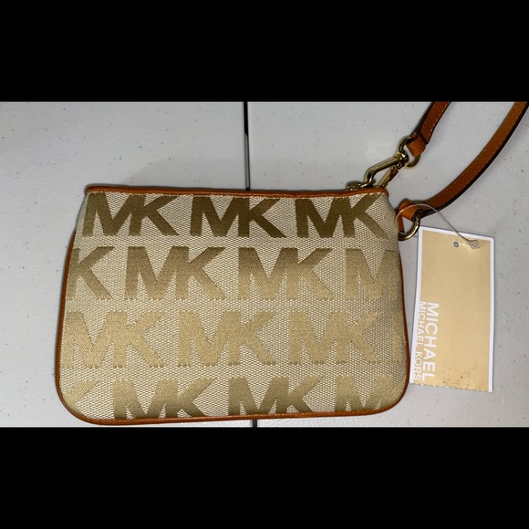 MICHAEL KORS SMALL BEIGE VANILLA JET SET WRISTLET POUCH NEW WITH TAGS - Picture 2 of 9